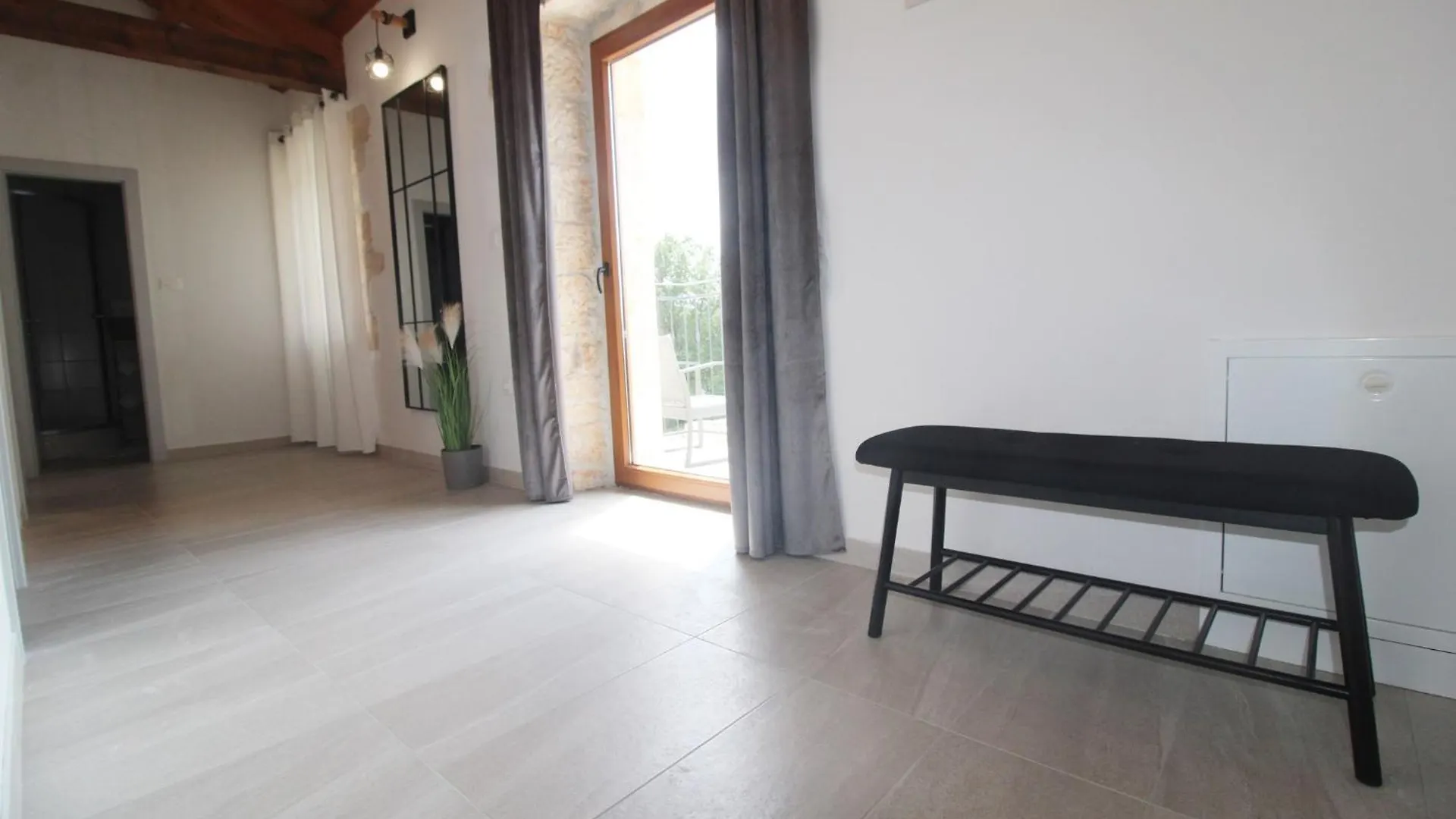Villa Valeria Majkusi 0*,  Kroatien